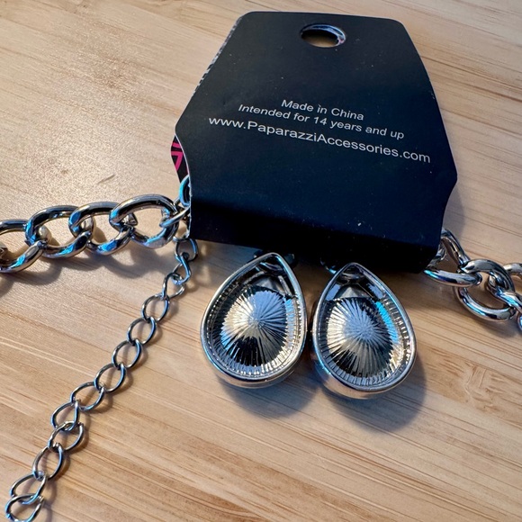 Silver Show Stopper Necklace and Earrings Set (NWT) - Picture 7 of 9